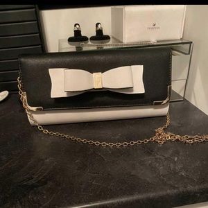 Aldo clutch